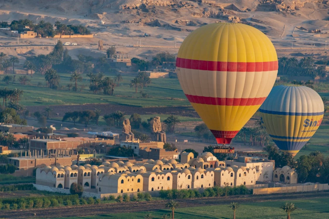 Hot Air Balloon over West Bank – Luxor