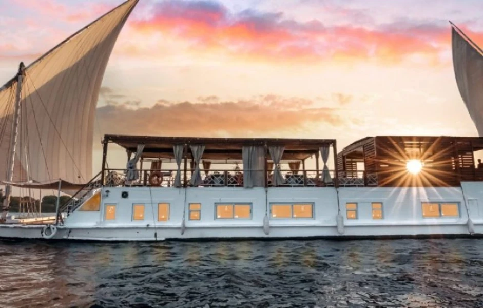 Pyramids & Luxury Dahabeya Nile Cruise